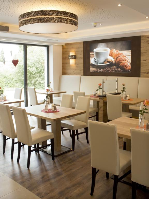Alpenflair Hotel Buchloe Extérieur photo