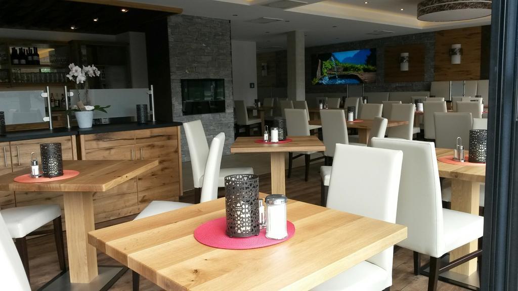Alpenflair Hotel Buchloe Extérieur photo