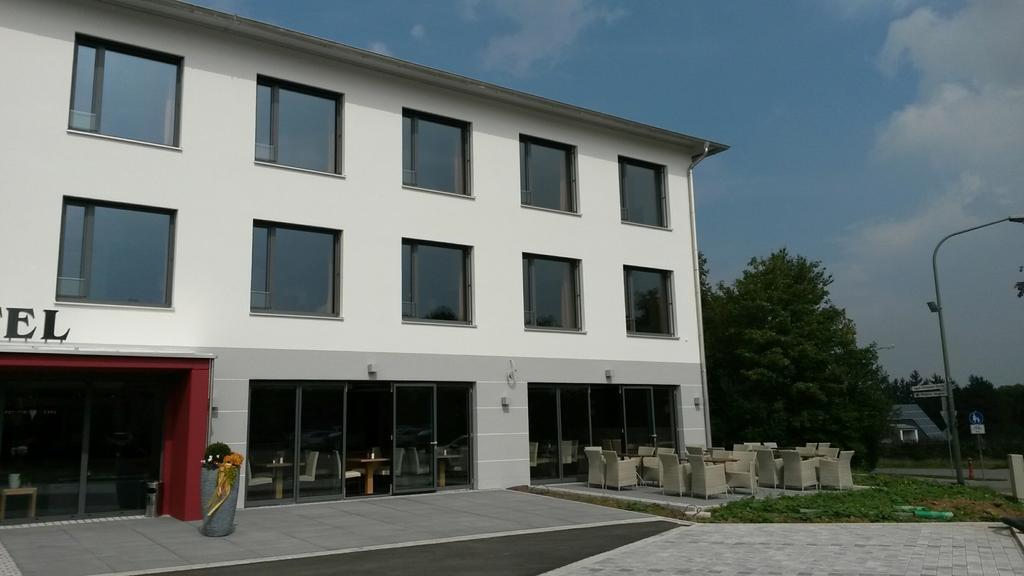 Alpenflair Hotel Buchloe Extérieur photo